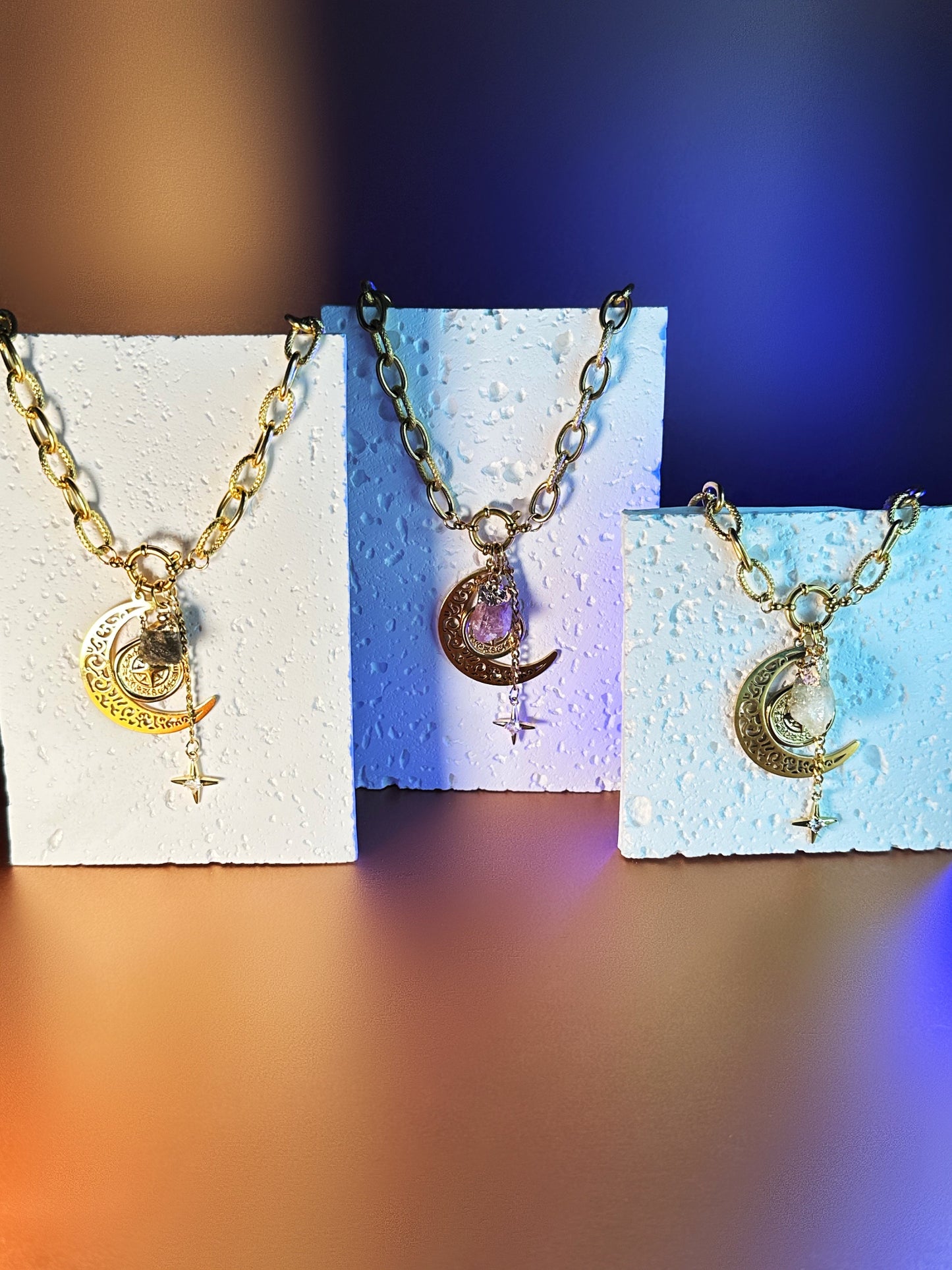 Collier THEIA
