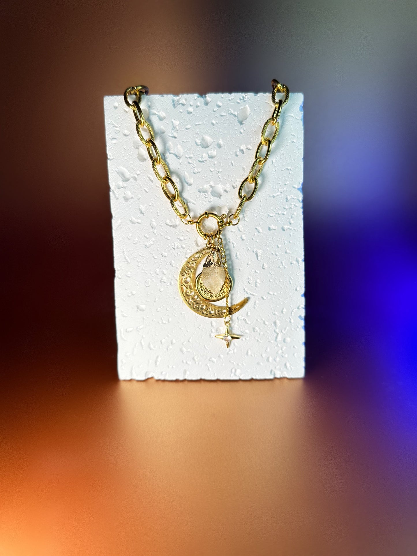 Collier THEIA