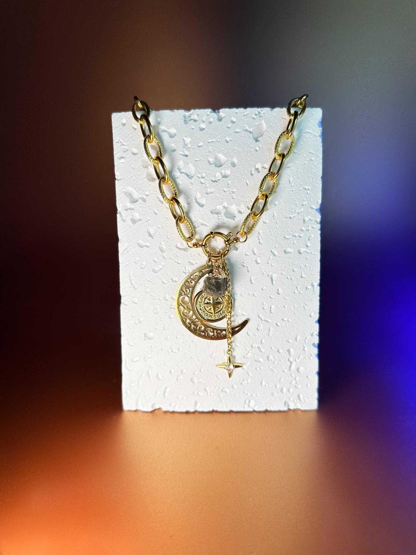 Collier THEIA