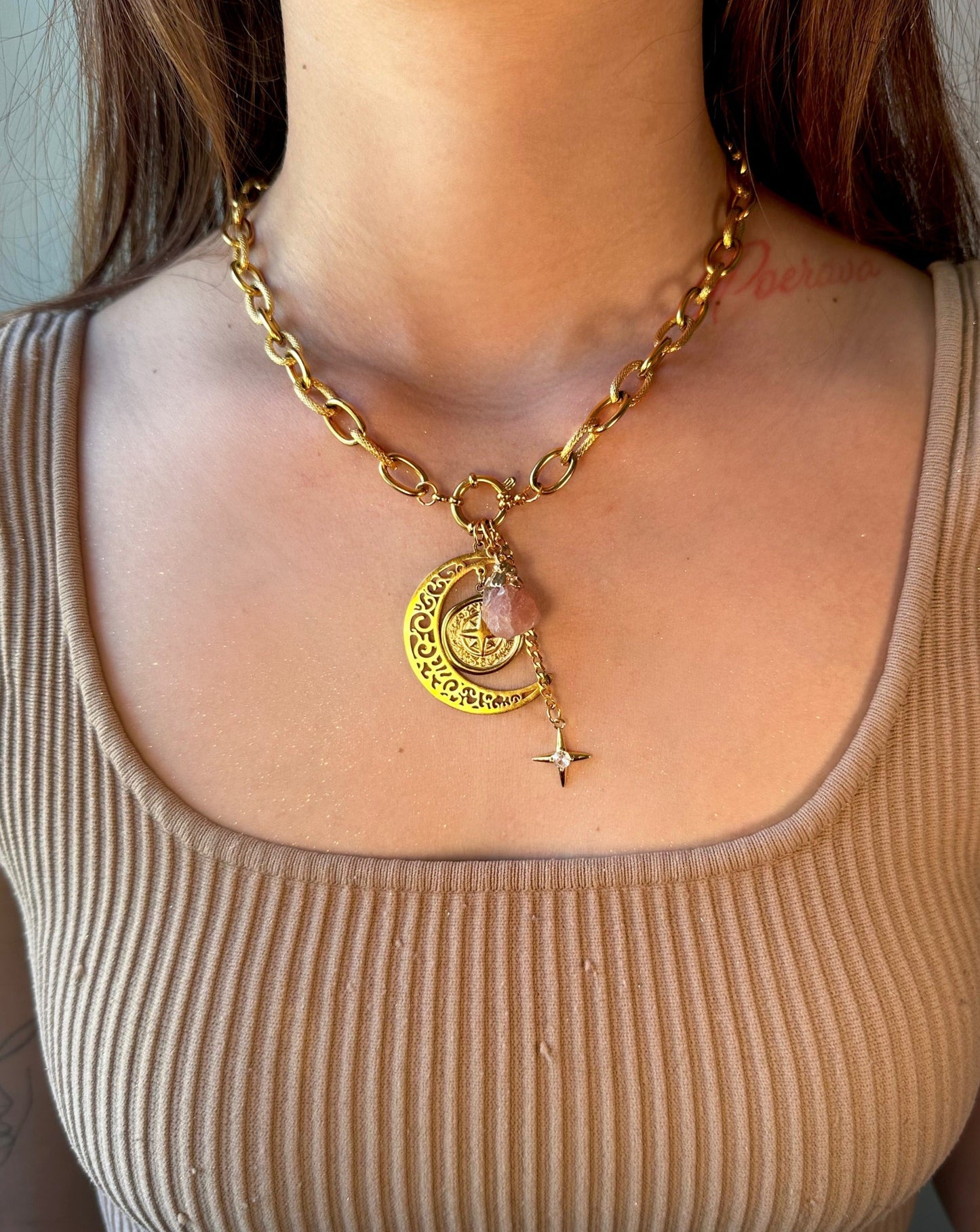 Collier THEIA