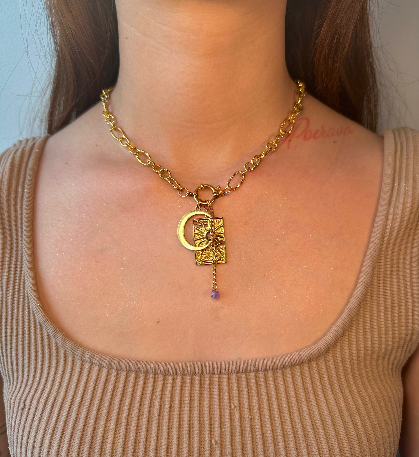 Collier ISIS