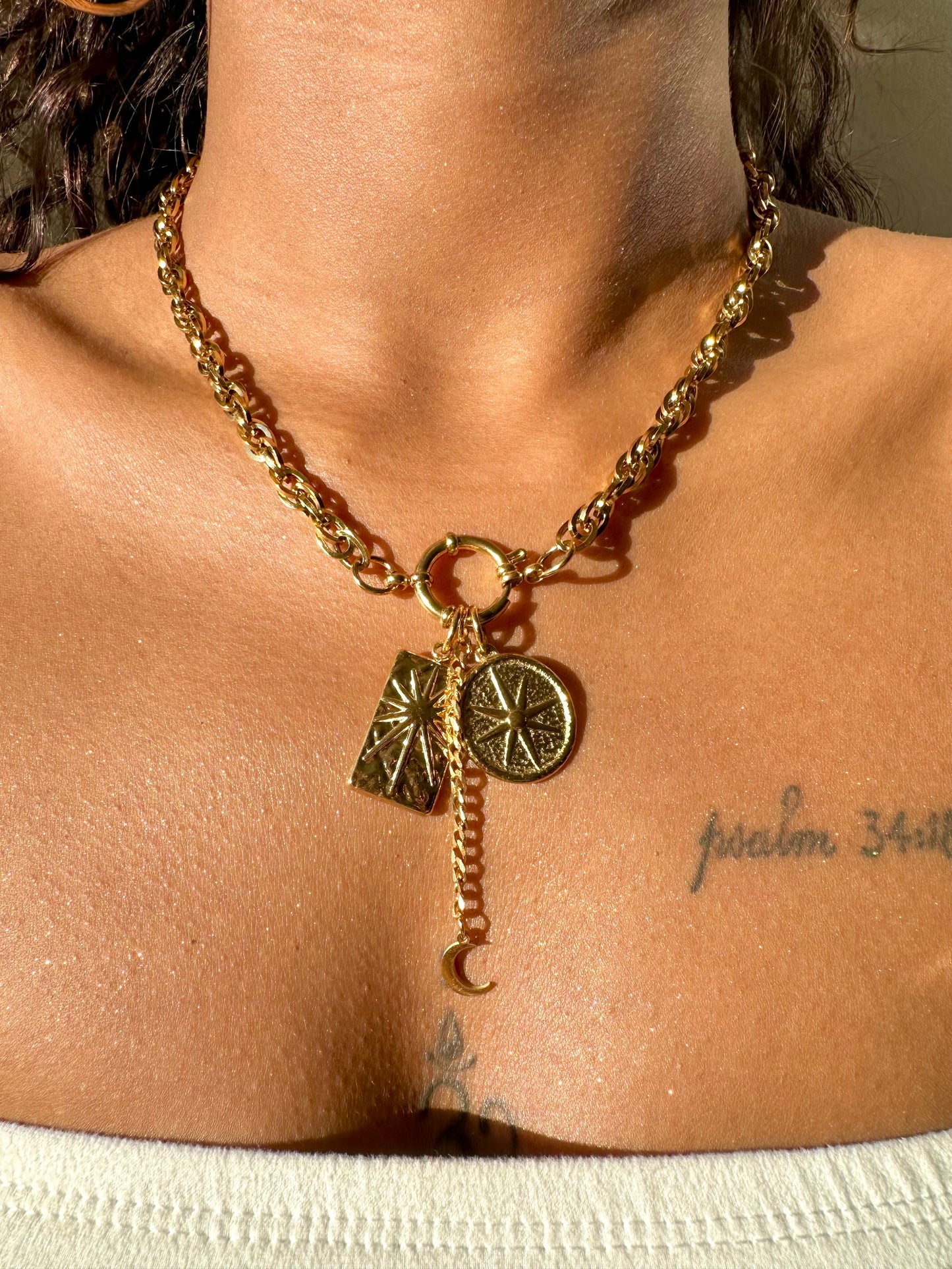 Collier NYX
