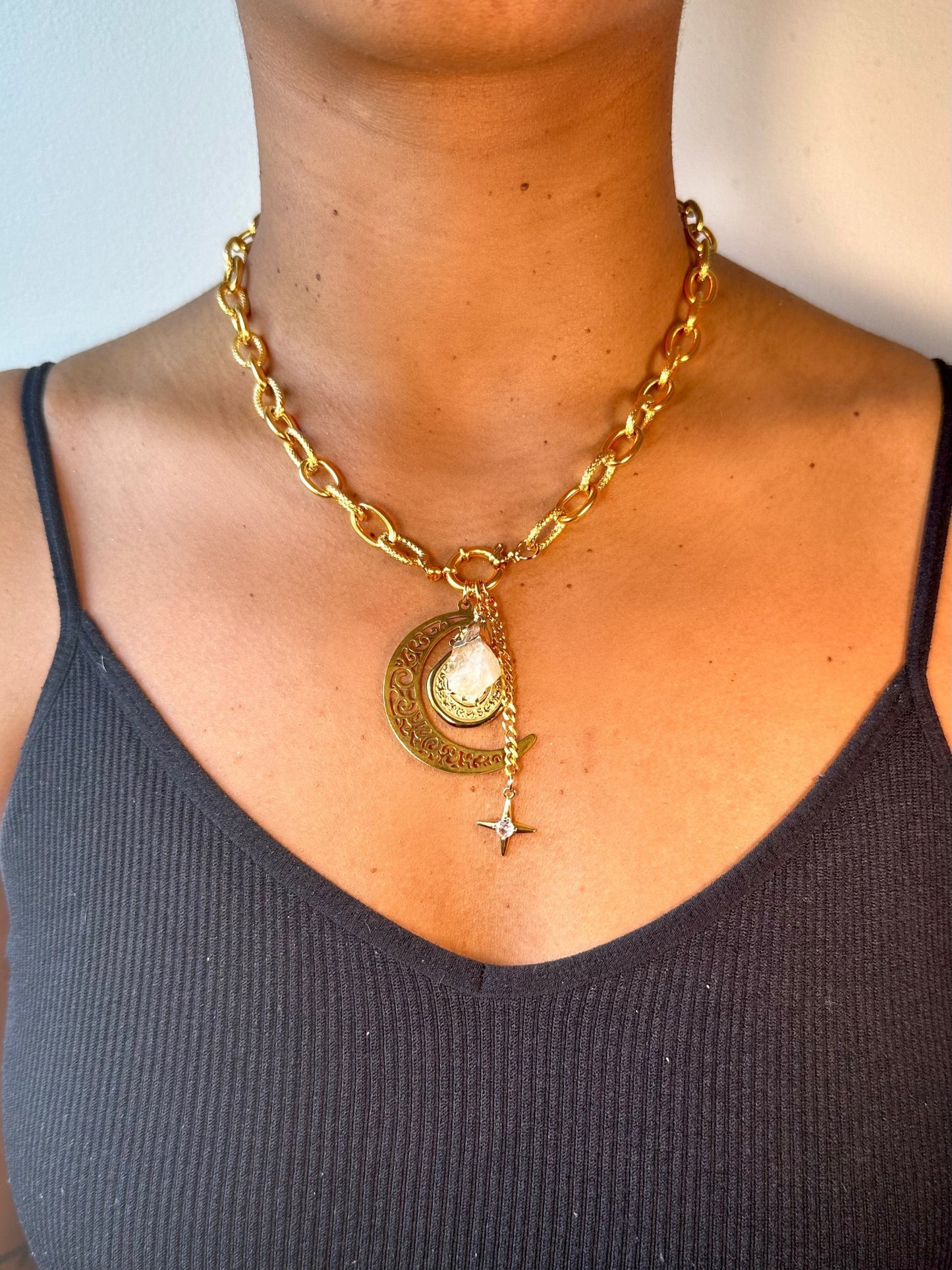 Collier THEIA